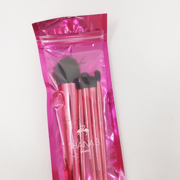 B. Fab Brush Set by SHAINA B MIAMI - Picture 3 of 5